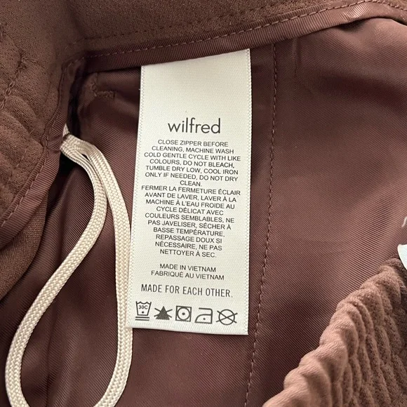 Aritzia Wilfred Alanya Pants in size 0 short. Color is Cocoa Bean - Picture 7 of 12